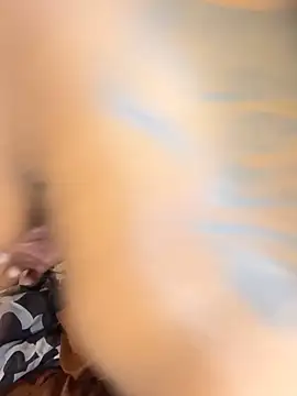 חדר צ'אט בשידור חי של HeidiGiselle