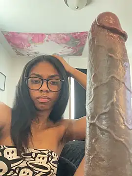 Chat soba uživo modela LolaLooney