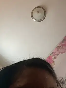 Živá chatovací místnost LolaLooney