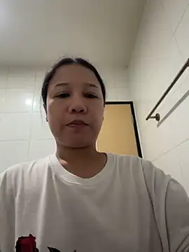 LINDA_HD – live chatrum