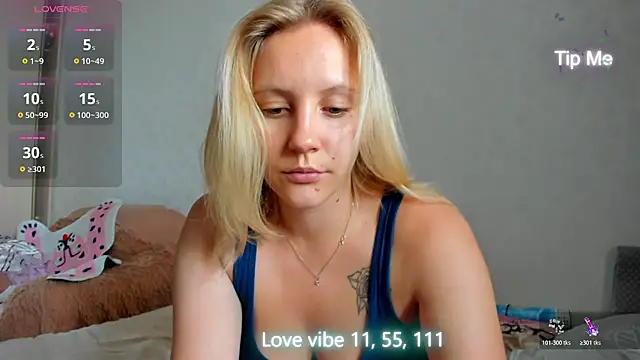 Ann_first_kiss' Live Chat Room