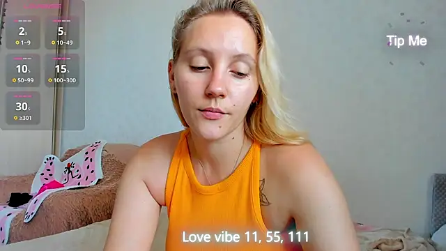 Ann_first_kiss Adlı Modelin Canlı Sohbet Odası