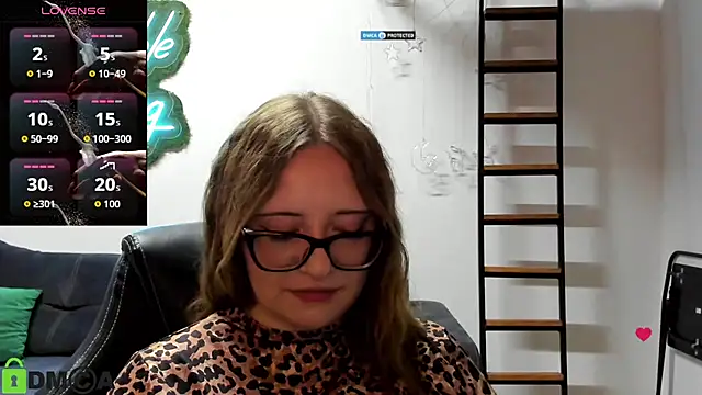 JuliNy_x Adlı Modelin Canlı Sohbet Odası