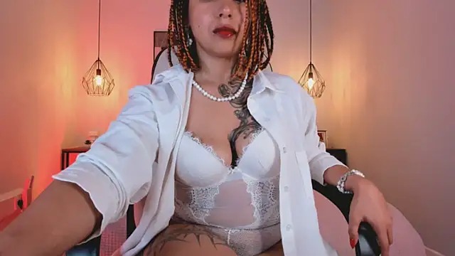 Calipso_Savage's Live Chat Room