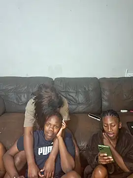 Littletee001 Live Chatraum