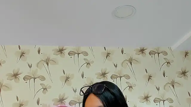 MaddisonMartins' Live Chat Room
