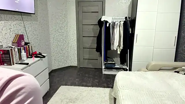 חדר צ'אט בשידור חי של cuteshowy