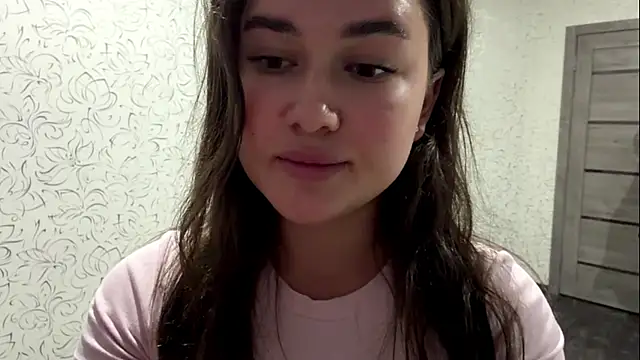 cuteshowy Adlı Modelin Canlı Sohbet Odası