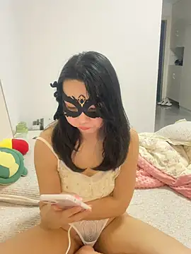 momo-wu Adlı Modelin Canlı Sohbet Odası
