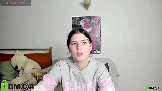 Kira_Devi – live chatrum
