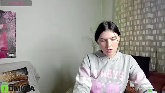 Kira_Devi Live Chatraum