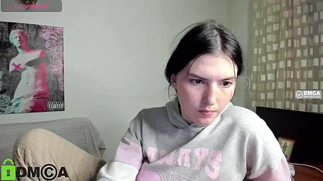 חדר צ'אט בשידור חי של Kira_Devi