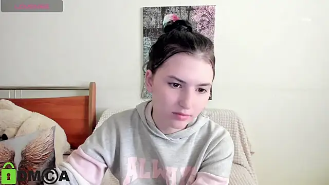 Kira_Devi Live Chatraum