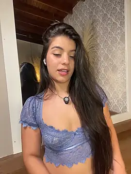 Pokój czatu na żywo – Amel_Rosse