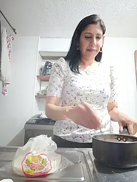 Samantha01_Rosse01 Adlı Modelin Canlı Sohbet Odası