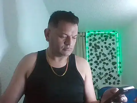 Seks show uživo modela Alessandro-luxe na kameri