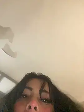 חדר צ'אט בשידור חי של YummyGirl_