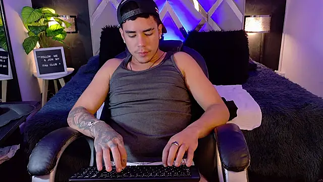 Alex-Rodriguezz Live Sex Cam Show