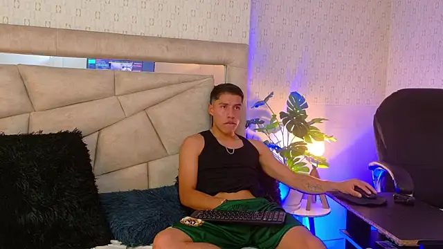 AlexAndAlbert Show in webcam