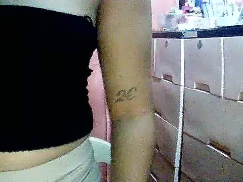 spicy2000_n Live chat-huone