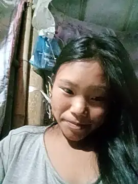 Nhinhi_su's Live Chat Room