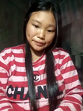 Nhinhi_su – Naživo chatovacia miestnosť