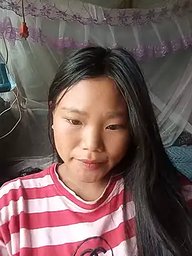 Nhinhi_su's Live Chat Room