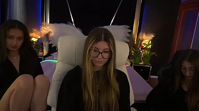 عرض كام Talia_Blakwood الجنسي المباشر