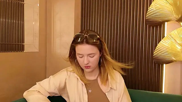 Laura_Stellar লাইভ চ্যাট রুম