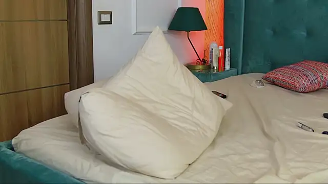 Pokój czatu na żywo – Daniela-Crudu