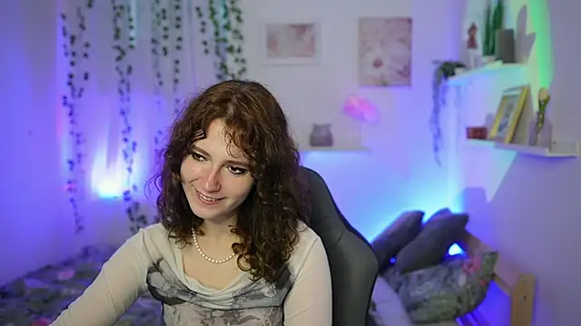 _Emily_Paris Adlı Modelin Canlı Sohbet Odası