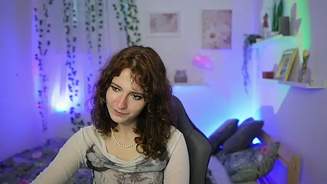 _Emily_Paris Adlı Modelin Canlı Sohbet Odası