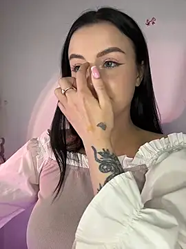 חדר צ'אט בשידור חי של QueenL0la