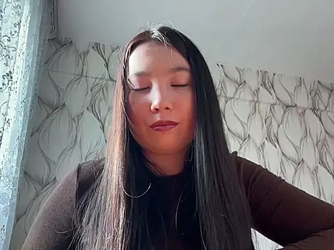 Aliceqteqte's Live Chat Room