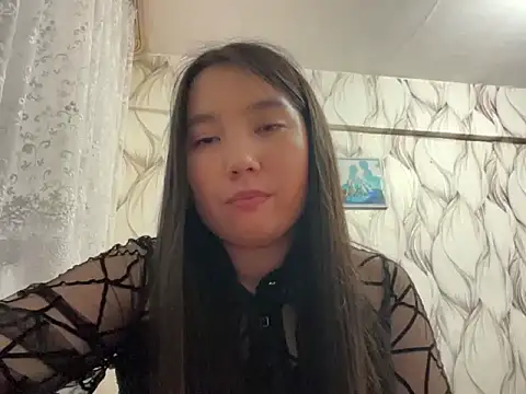 Aliceqteqte Adlı Modelin Canlı Sohbet Odası