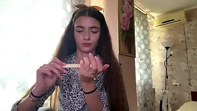 AlvitaBarrett élő chatszobája