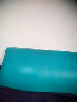 ScarletLovee_'s Live Chat Room