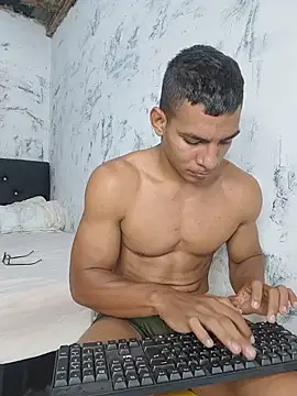 Seks show uživo modela elnegro214 na kameri
