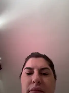 evaxxxcurvyxxx's Live Chat Room