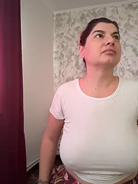 evaxxxcurvyxxx's Live Chat Room