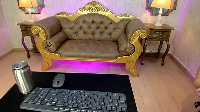 Chat soba uživo modela MaloryJones