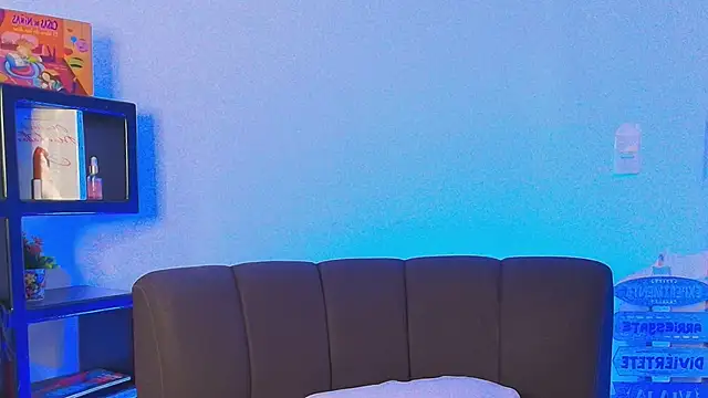 NaughtyxNicolleのライブチャットルーム