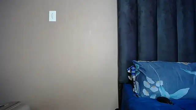 SexyAdel12 live-chat rom