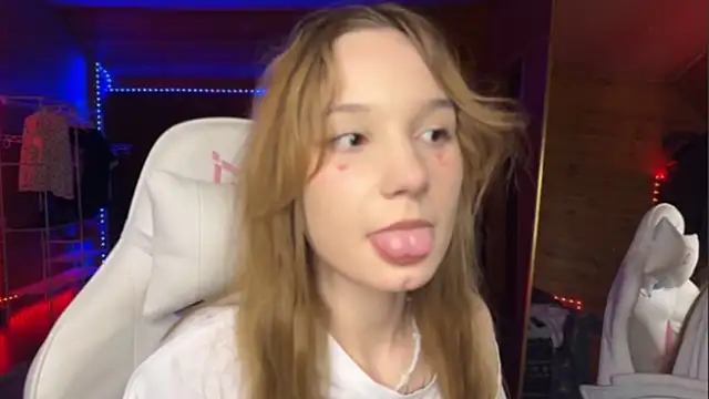 OpheliaVoss чат на живо