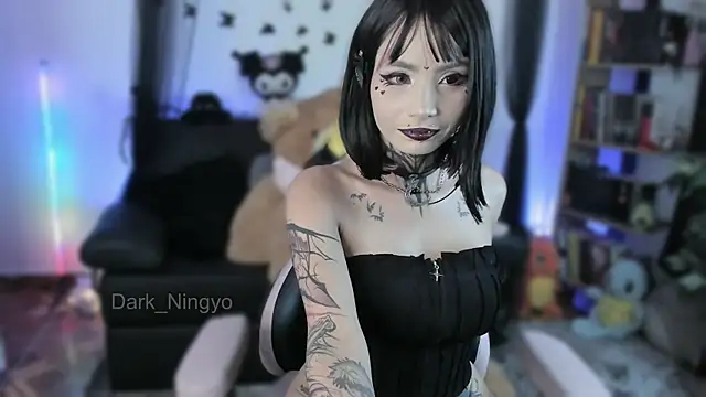 Dark_ningyo1 Adlı Modelin Canlı Sohbet Odası