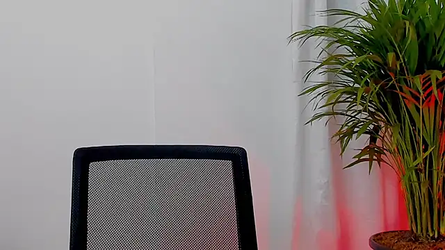 SarahRouge чат на живо
