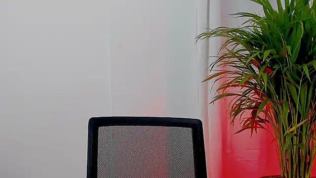 SarahRouge Adlı Modelin Canlı Sohbet Odası