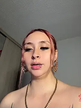 Sophia_LuxxX – Naživo chatovacia miestnosť