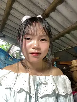BabyLyly20's Live Chat Room