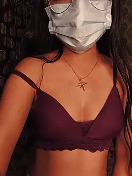 Pokój czatu na żywo – love_kaur